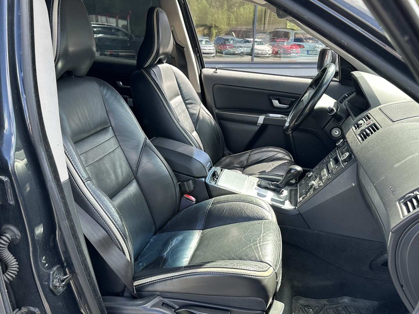 VOLVO XC90 2011