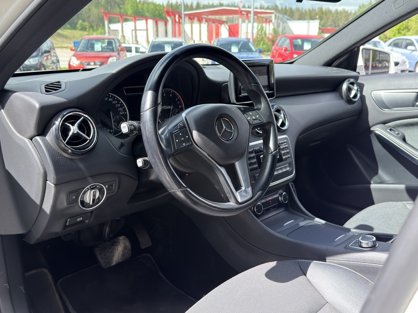 MERCEDES-BENZ A 2013