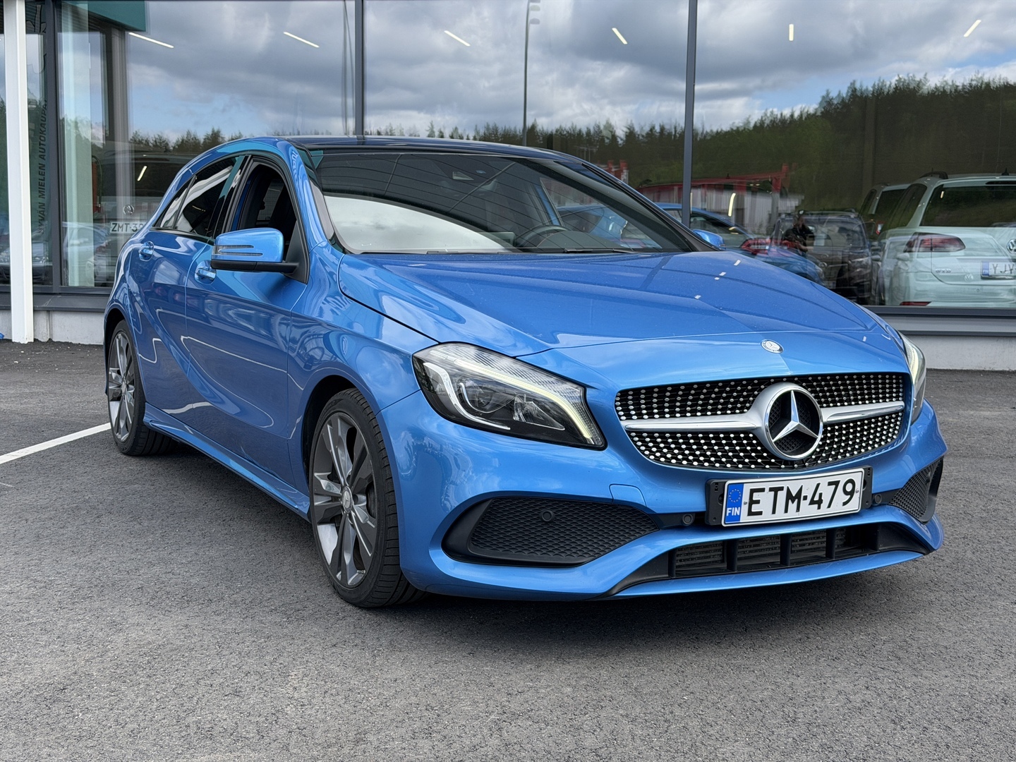 MERCEDES-BENZ A 2016