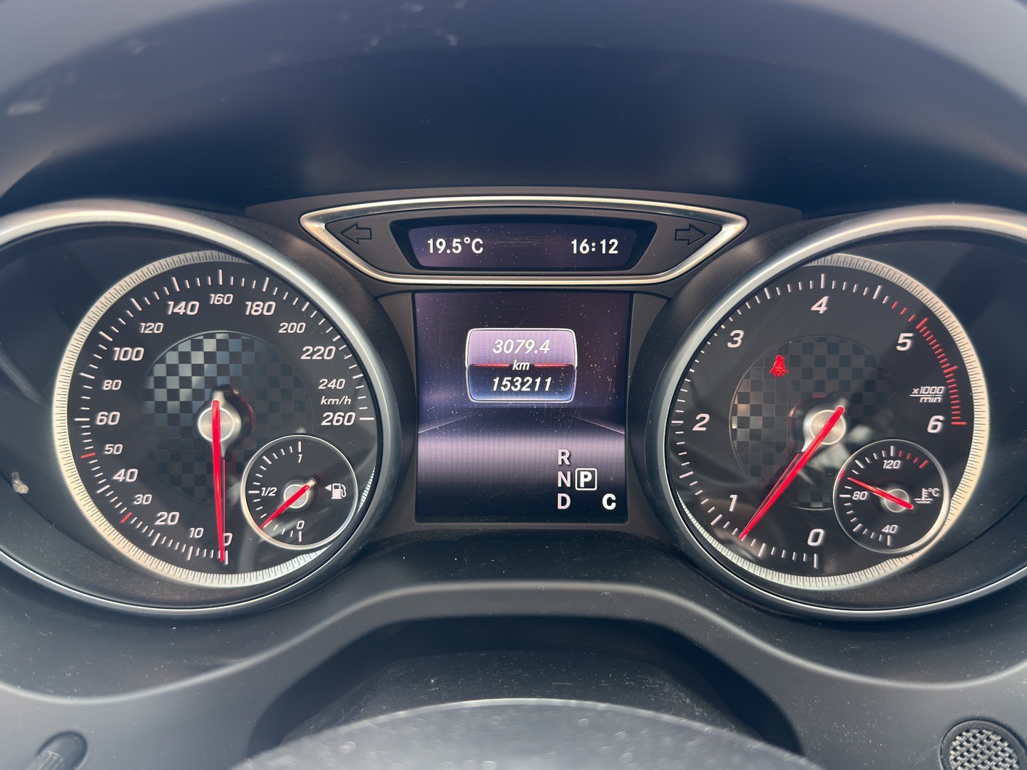 MERCEDES-BENZ A 2016