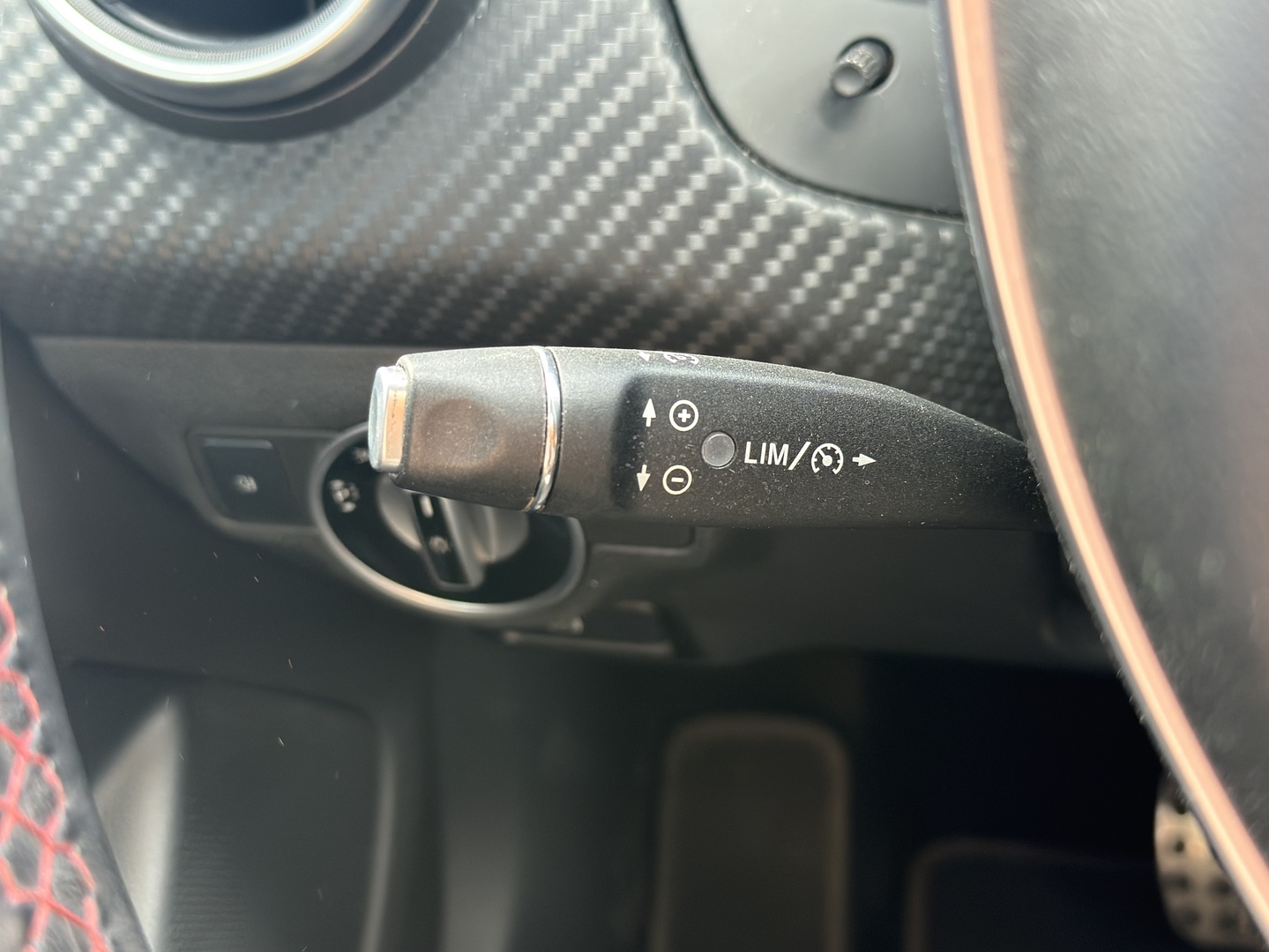 MERCEDES-BENZ A 2016