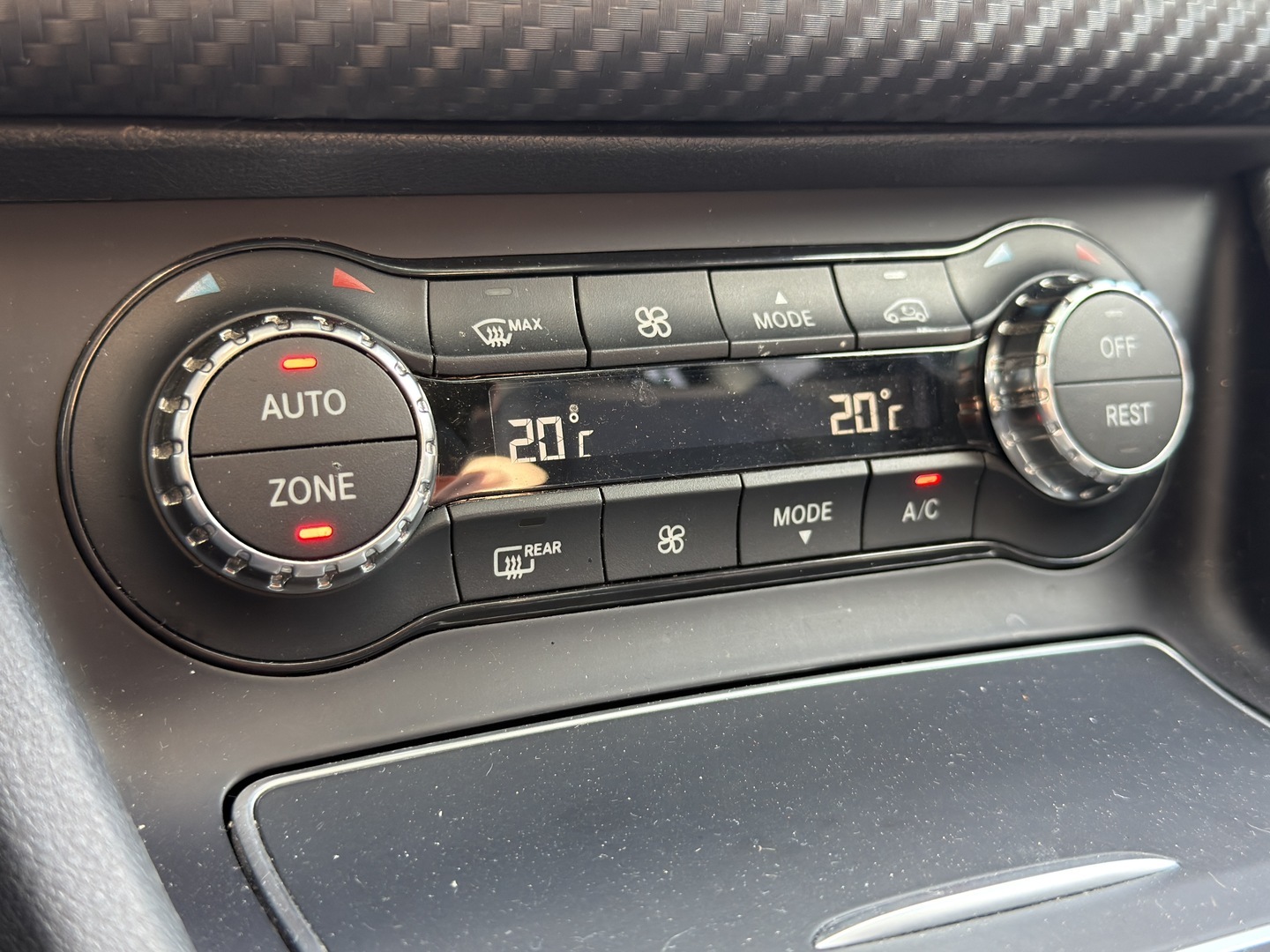 MERCEDES-BENZ A 2016