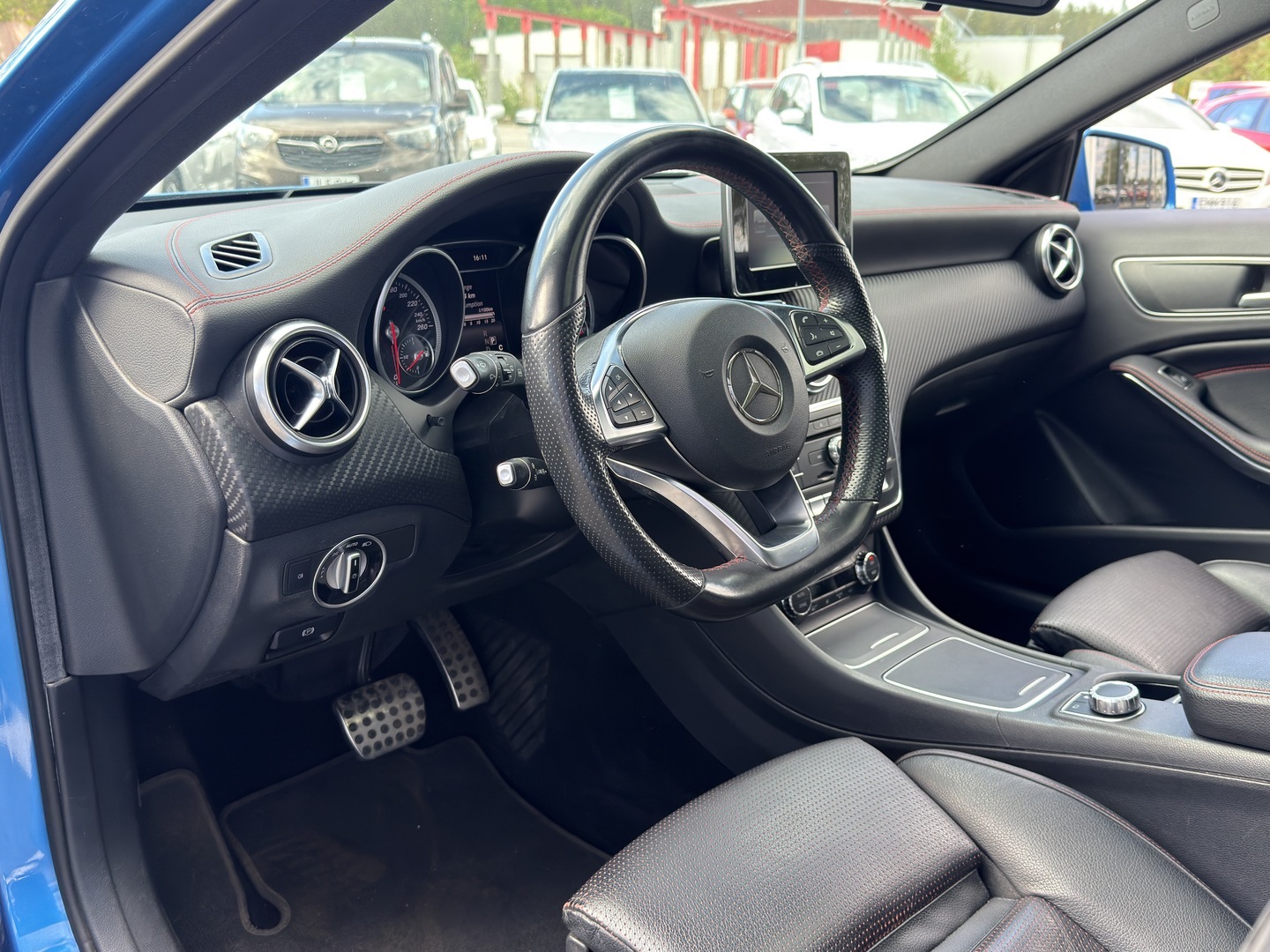 MERCEDES-BENZ A 2016