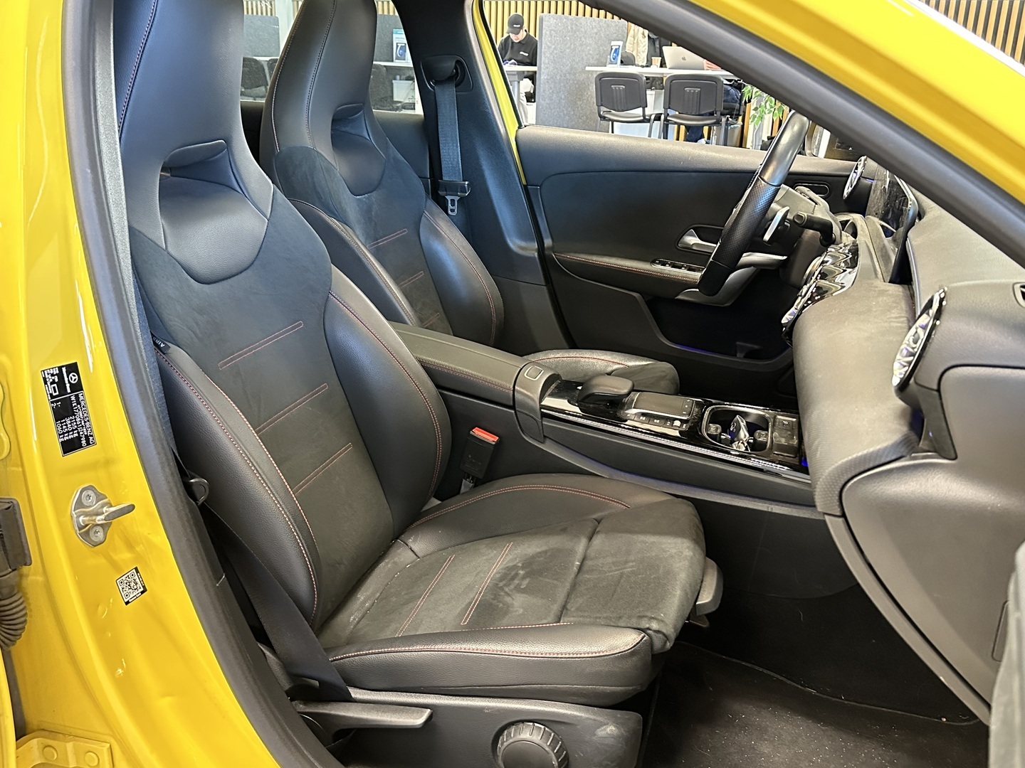 MERCEDES-BENZ A 2021