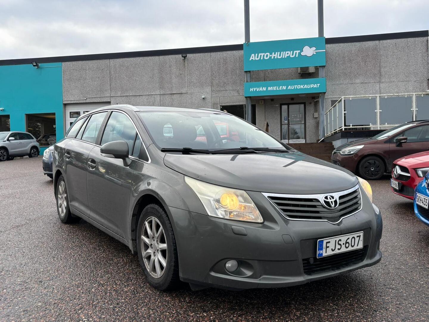 TOYOTA Avensis 2010
