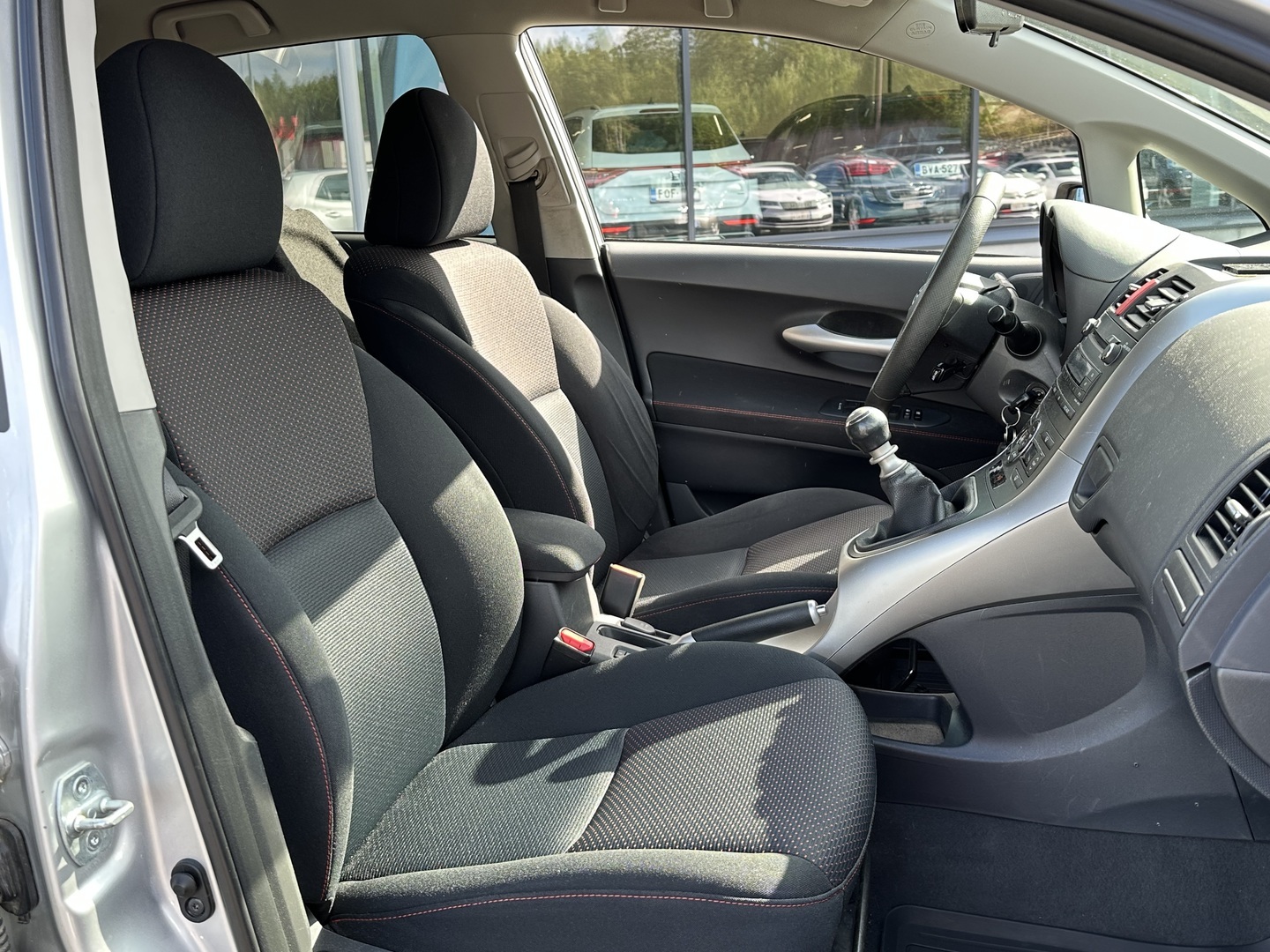 TOYOTA Auris 2012