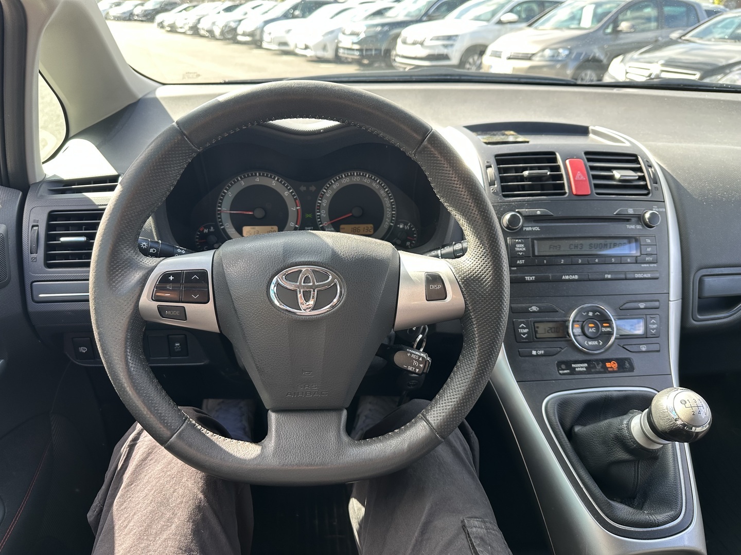 TOYOTA Auris 2012