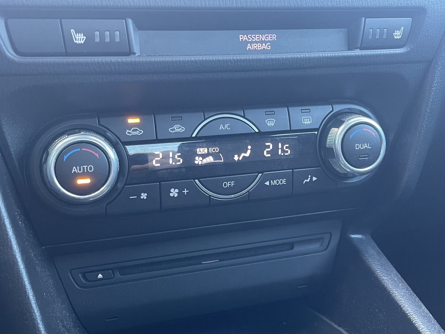 MAZDA Mazda3 2015
