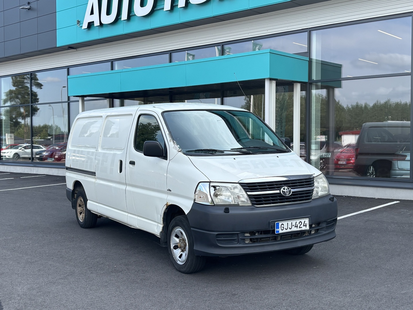TOYOTA Hiace 2011