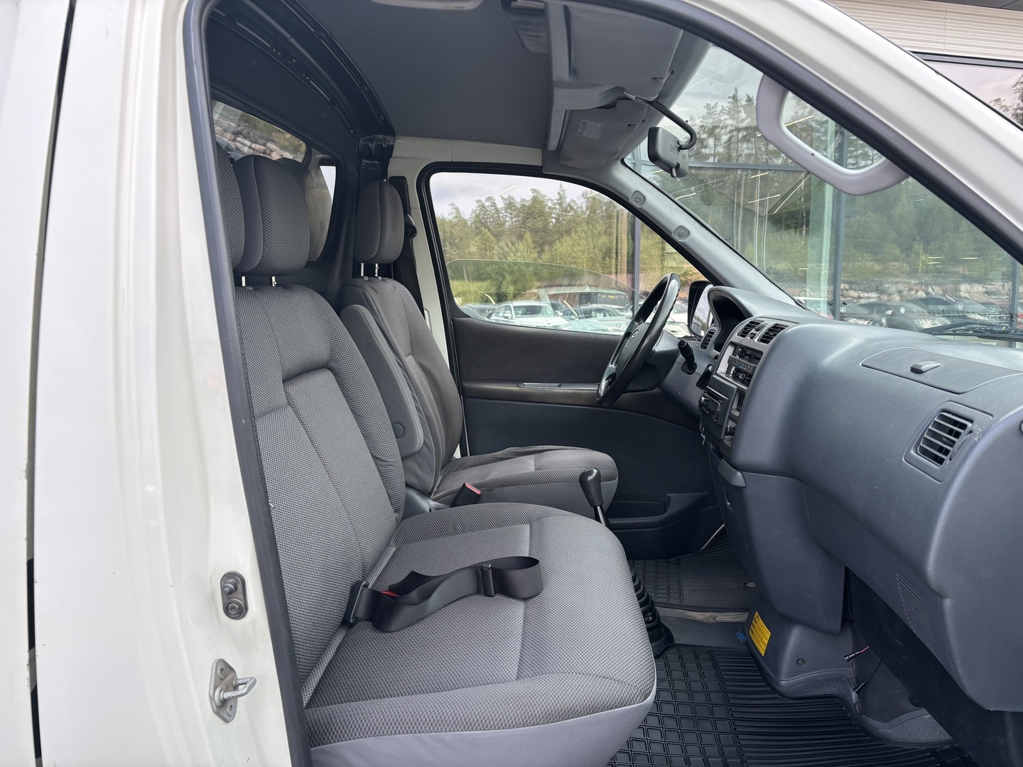 TOYOTA Hiace 2011