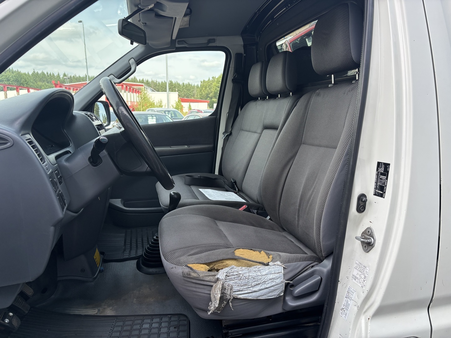 TOYOTA Hiace 2011
