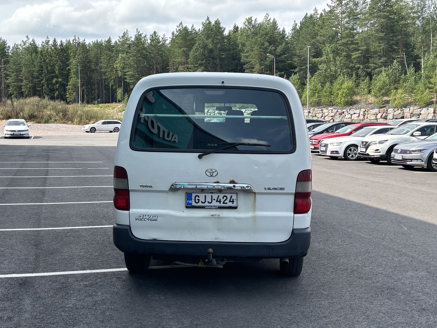 TOYOTA Hiace 2011