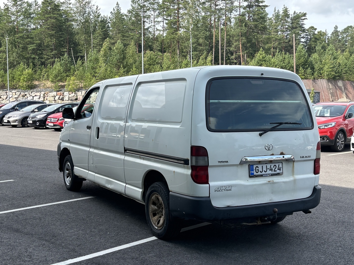 TOYOTA Hiace 2011