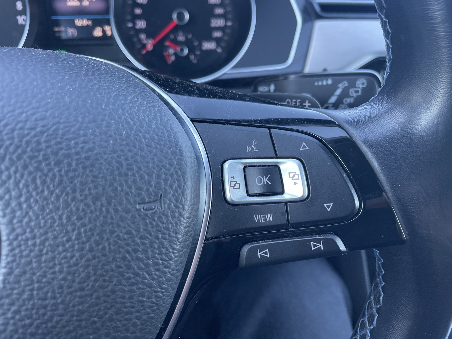VOLKSWAGEN Passat 2019
