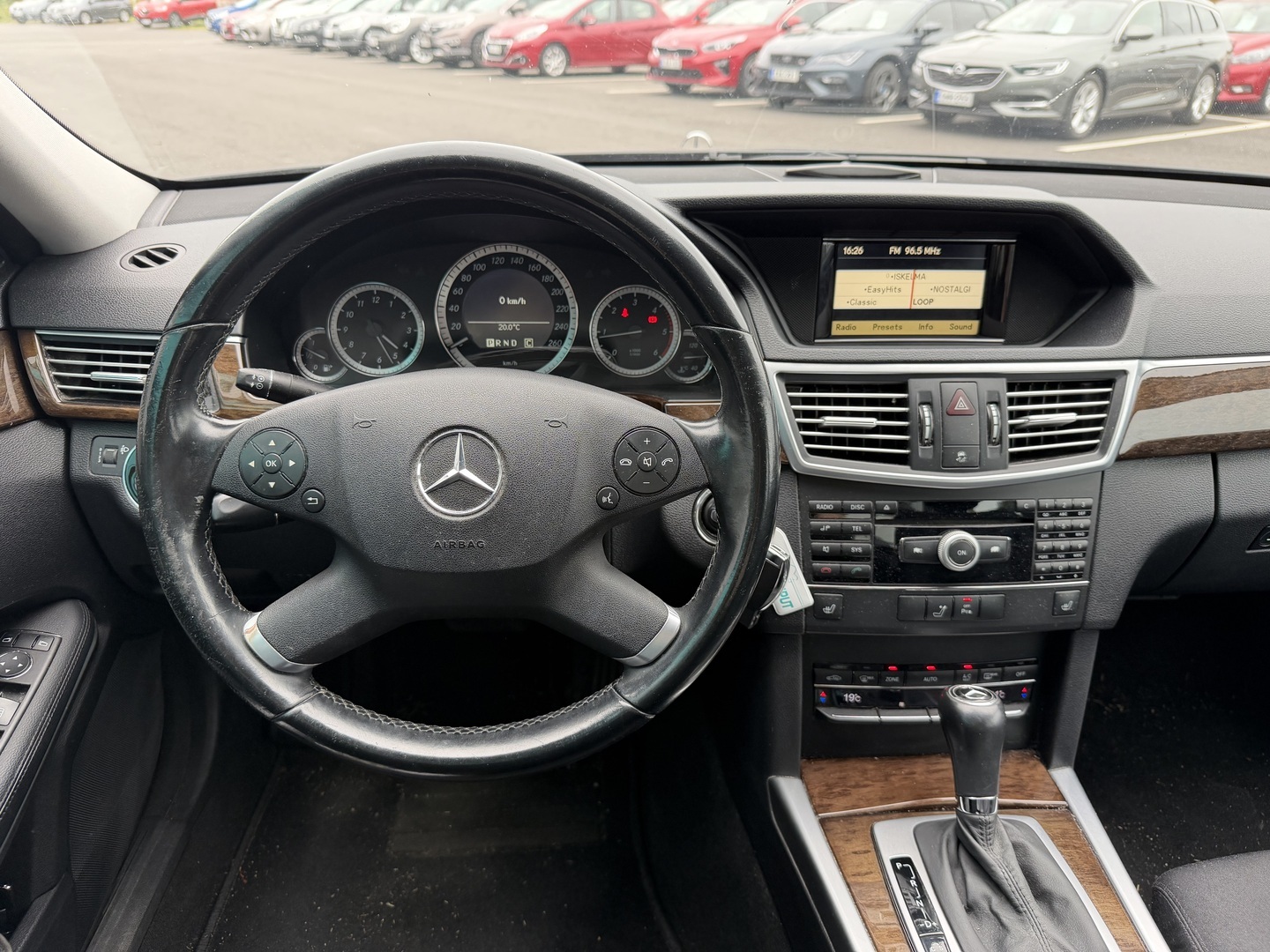 MERCEDES-BENZ E 2009