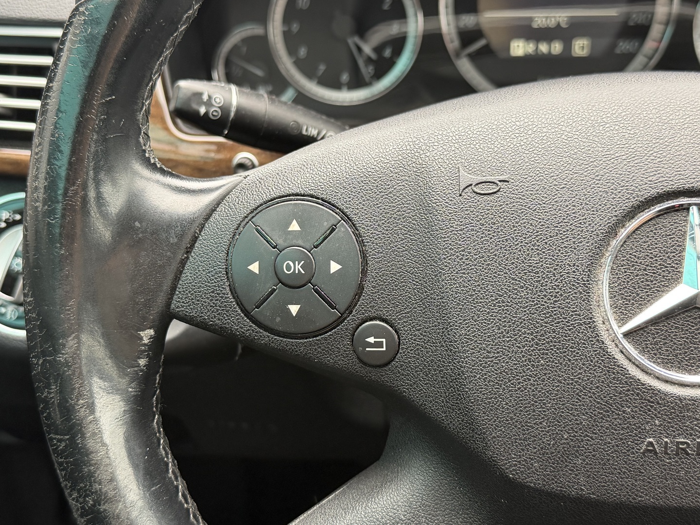 MERCEDES-BENZ E 2009