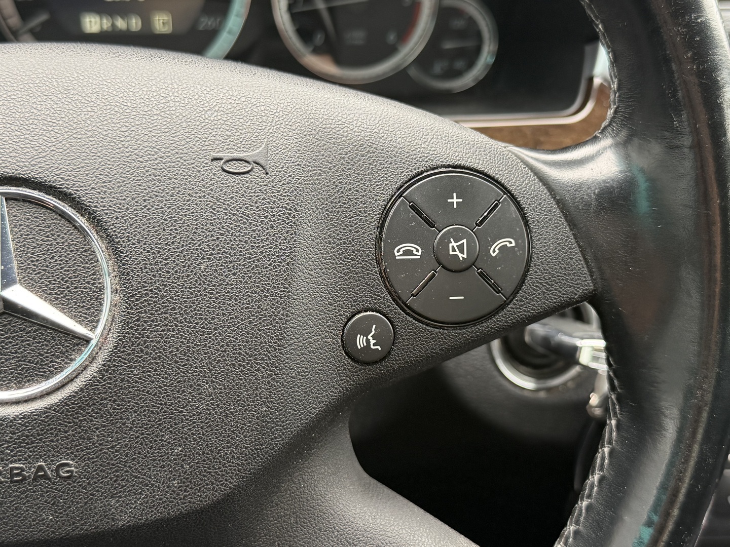 MERCEDES-BENZ E 2009