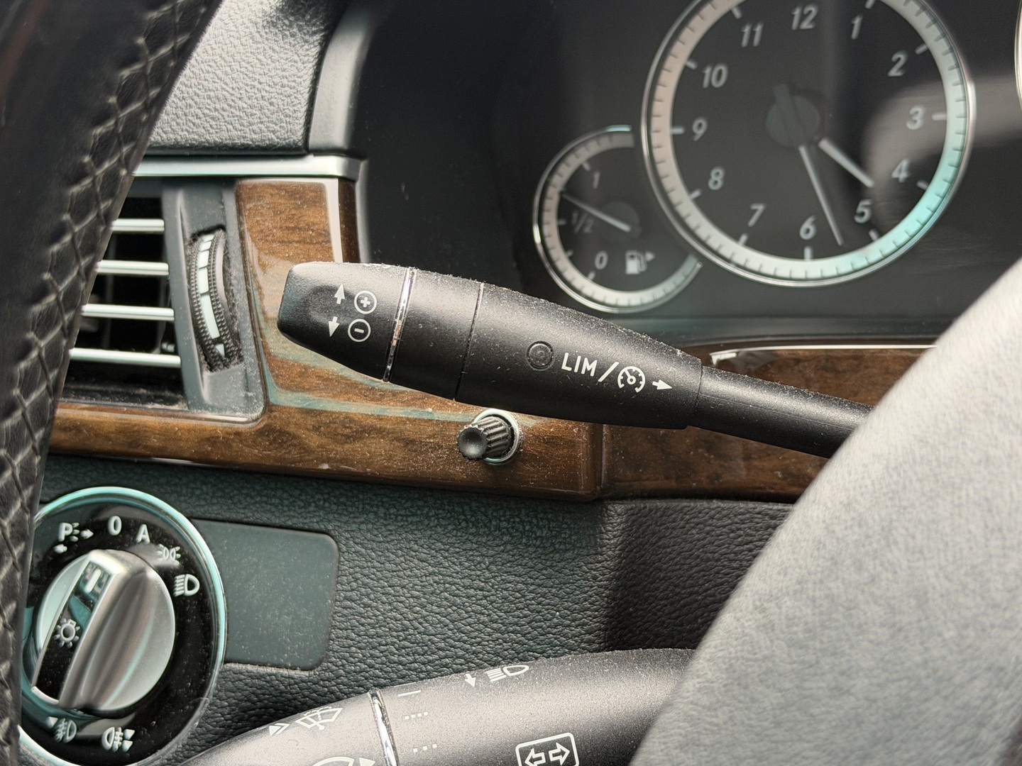 MERCEDES-BENZ E 2009