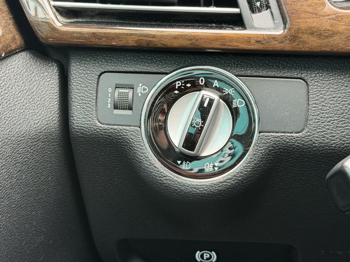 MERCEDES-BENZ E 2009