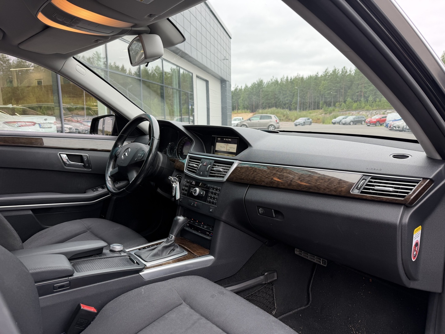 MERCEDES-BENZ E 2009