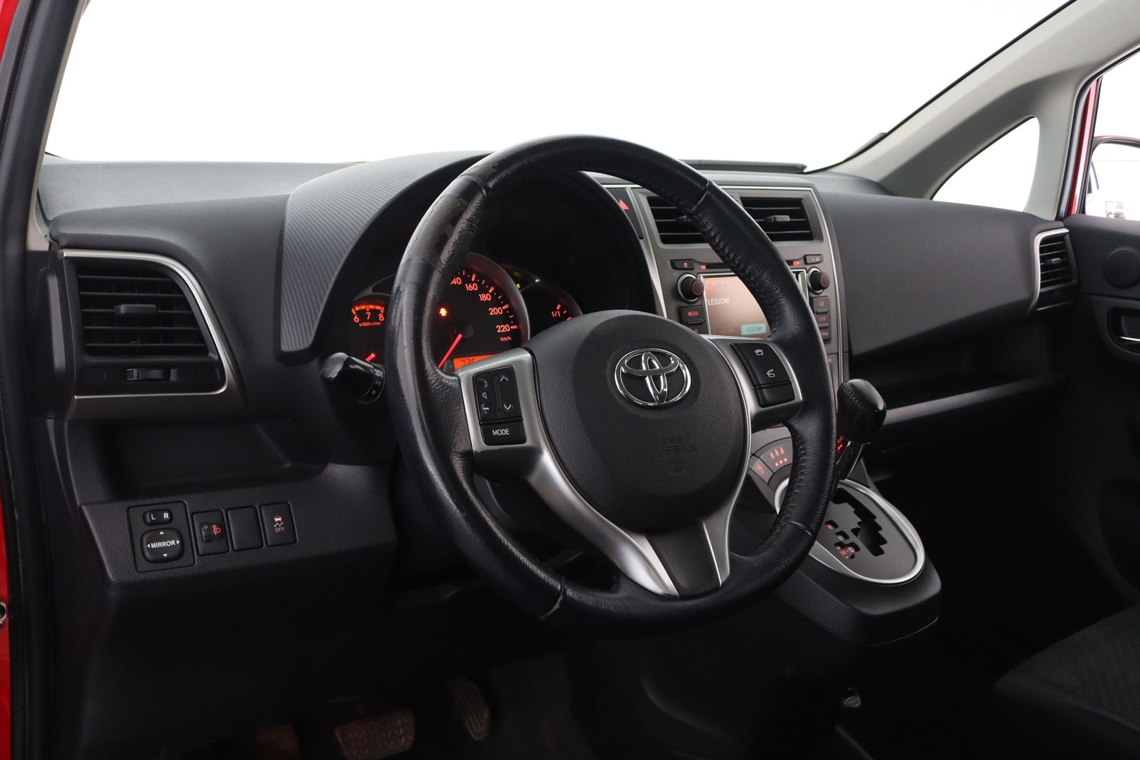 TOYOTA Verso-S 2011