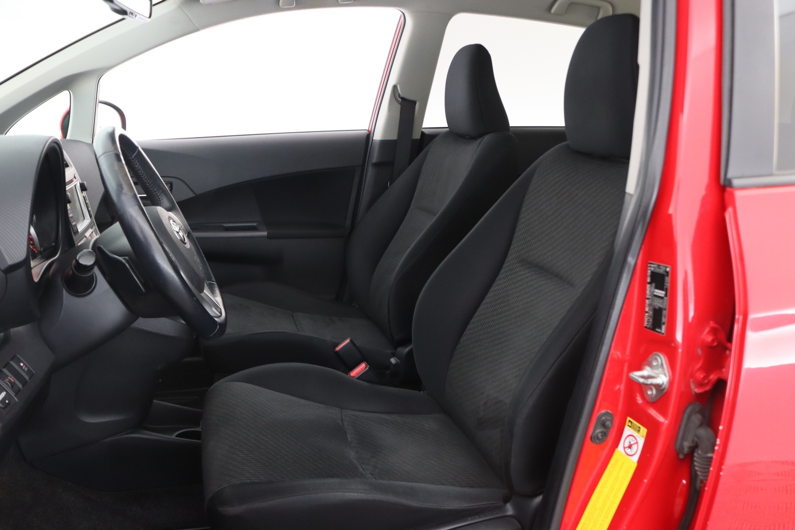TOYOTA Verso-S 2011