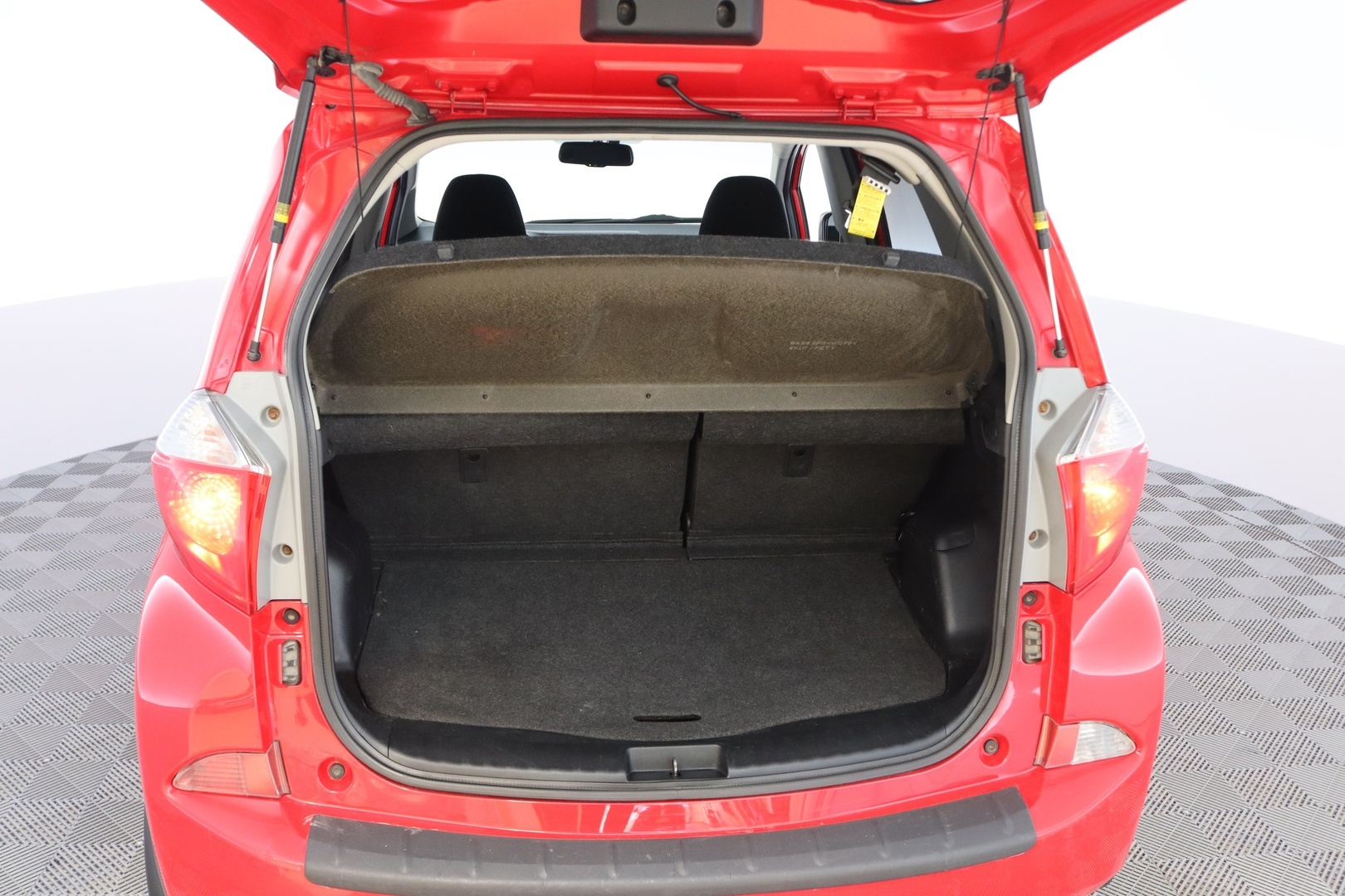 TOYOTA Verso-S 2011