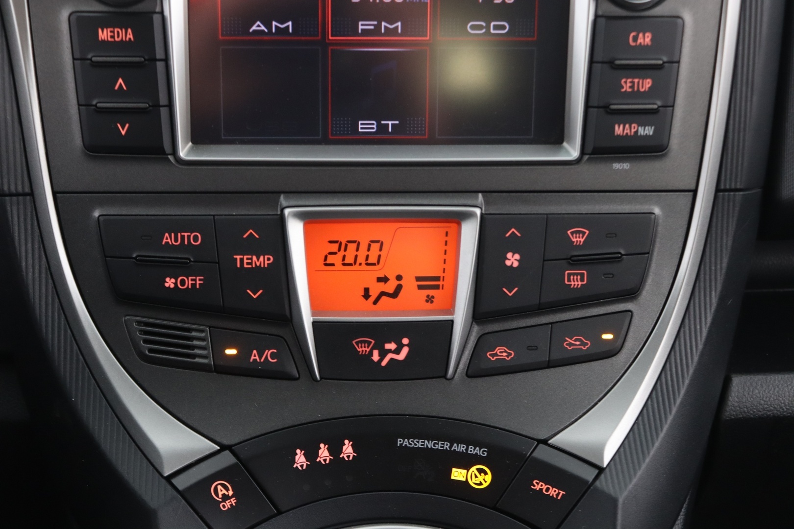 TOYOTA Verso-S 2011