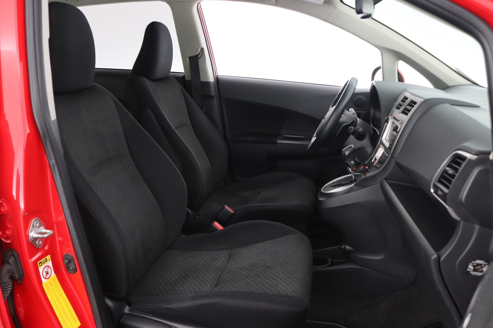 TOYOTA Verso-S 2011
