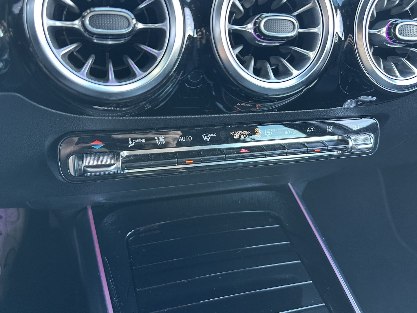 MERCEDES-BENZ EQA 2023