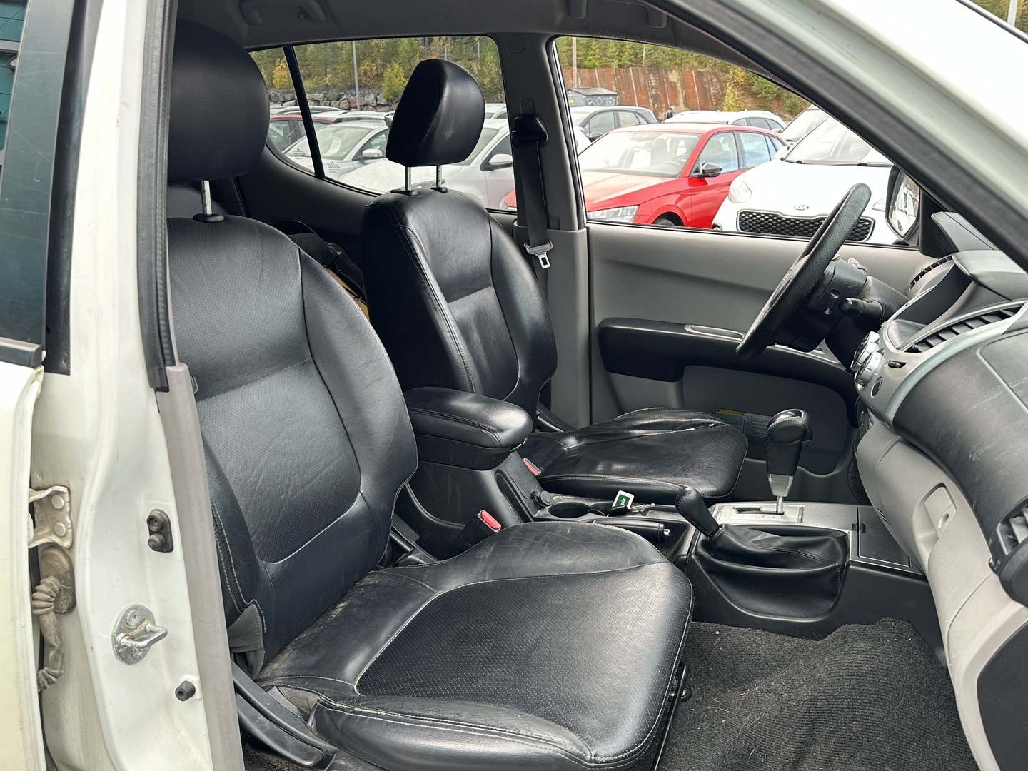 MITSUBISHI L200 2011