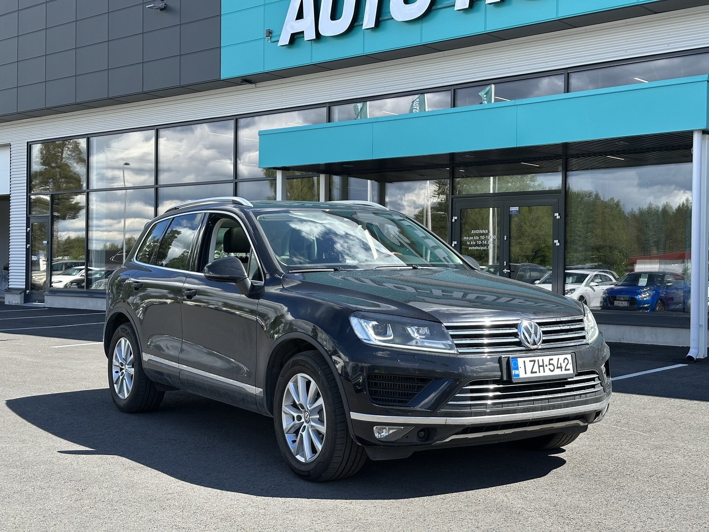 VOLKSWAGEN Touareg 2016