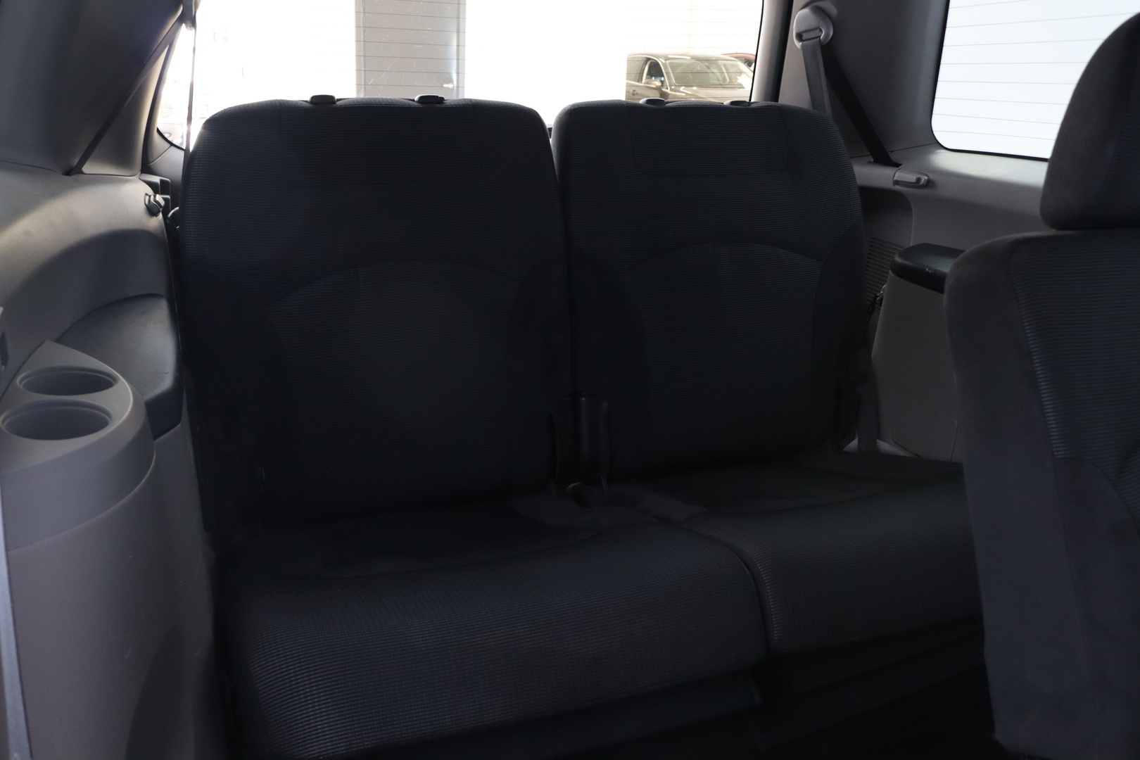 MITSUBISHI Grandis 2006