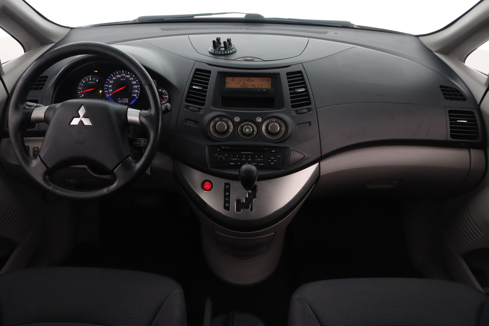 MITSUBISHI Grandis 2006