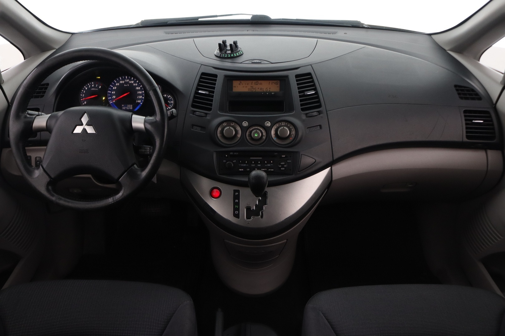 MITSUBISHI Grandis 2006