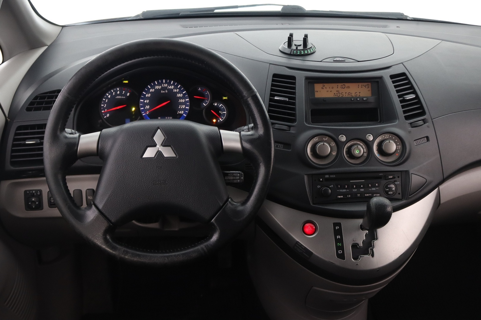 MITSUBISHI Grandis 2006