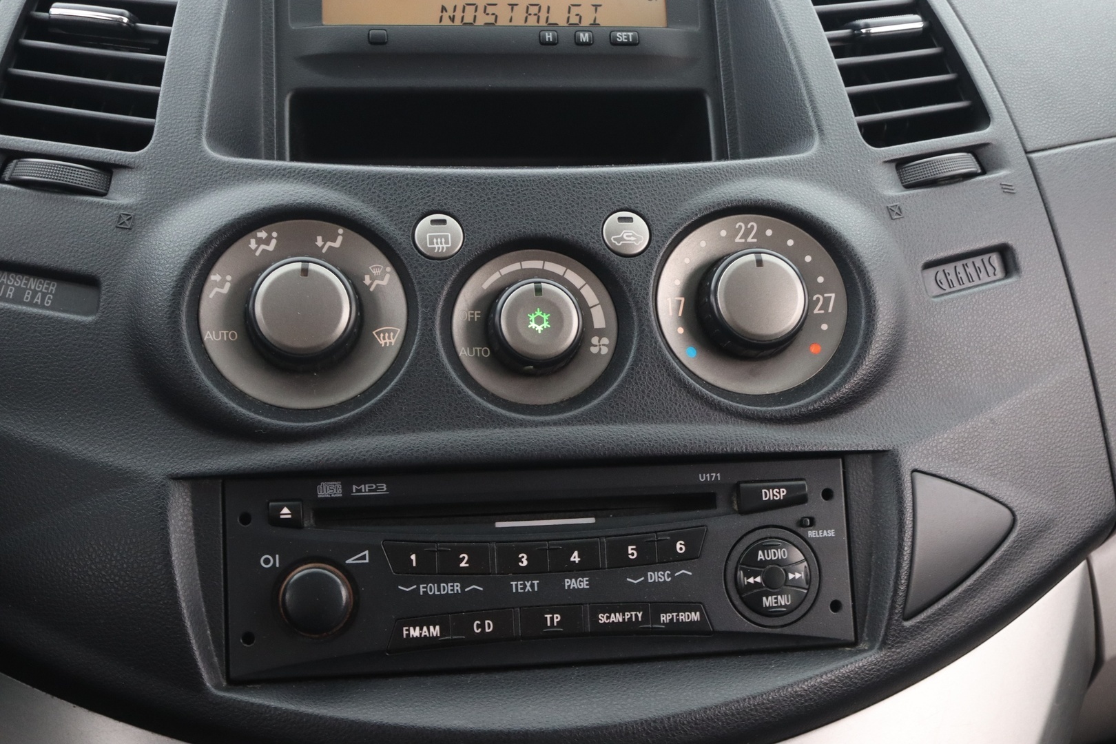 MITSUBISHI Grandis 2006