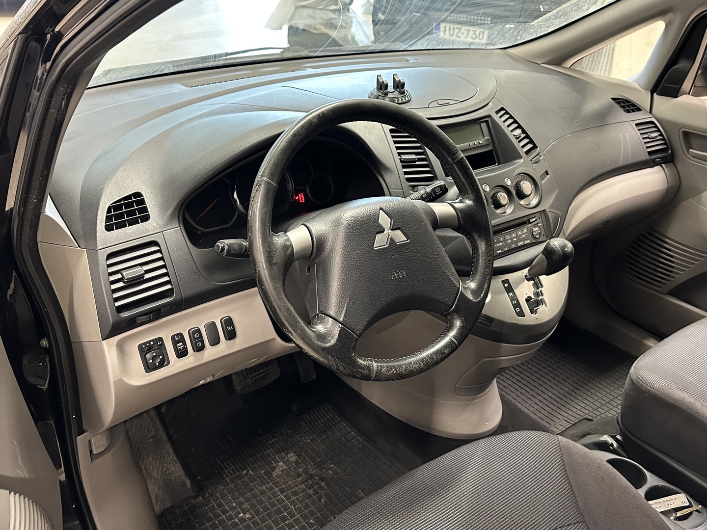 MITSUBISHI Grandis 2006