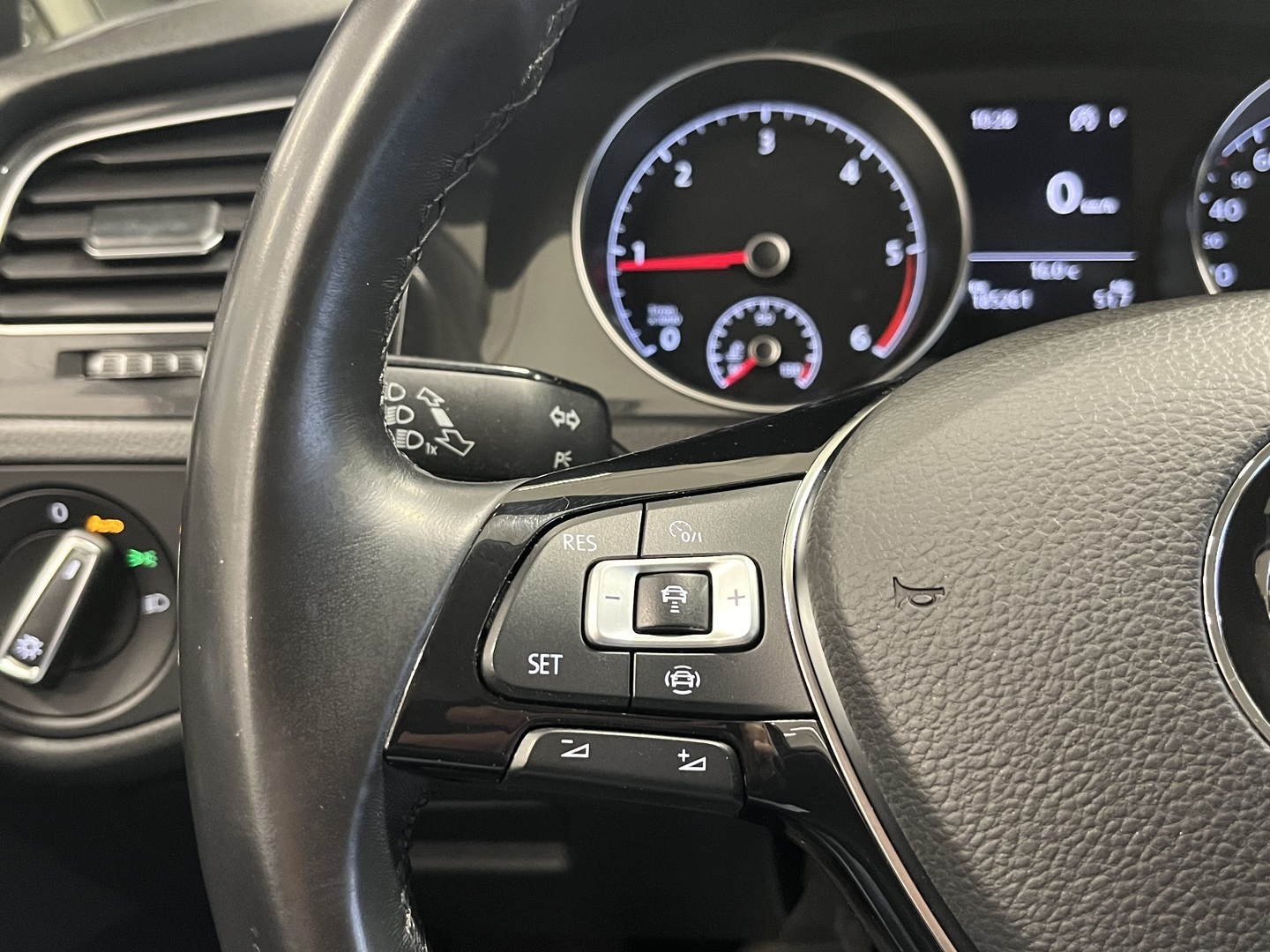 VOLKSWAGEN Golf 2019