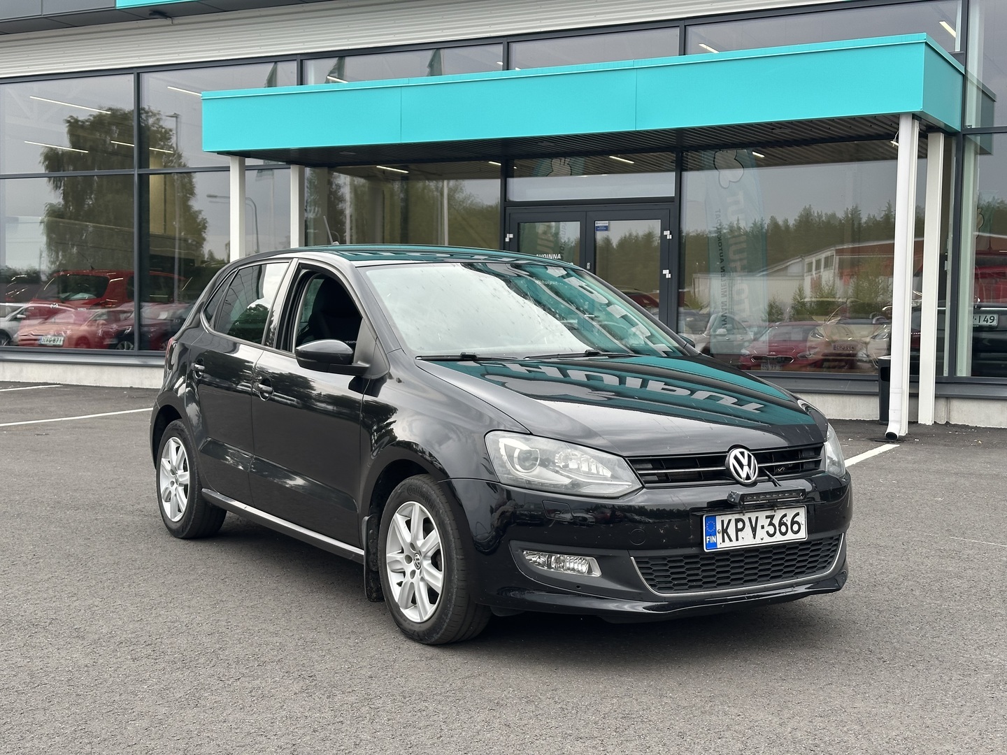 VOLKSWAGEN Polo 2012