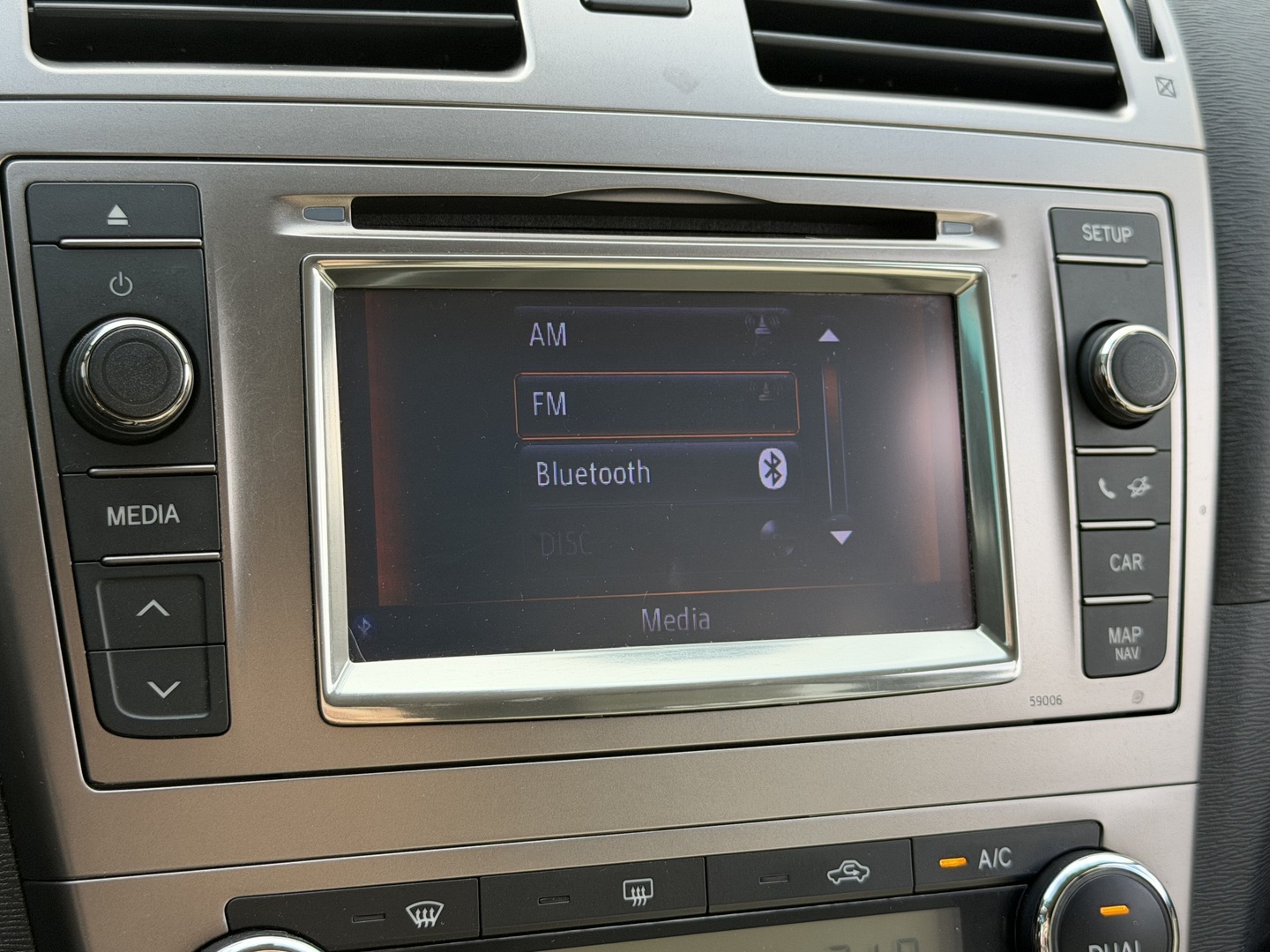 TOYOTA Avensis 2012