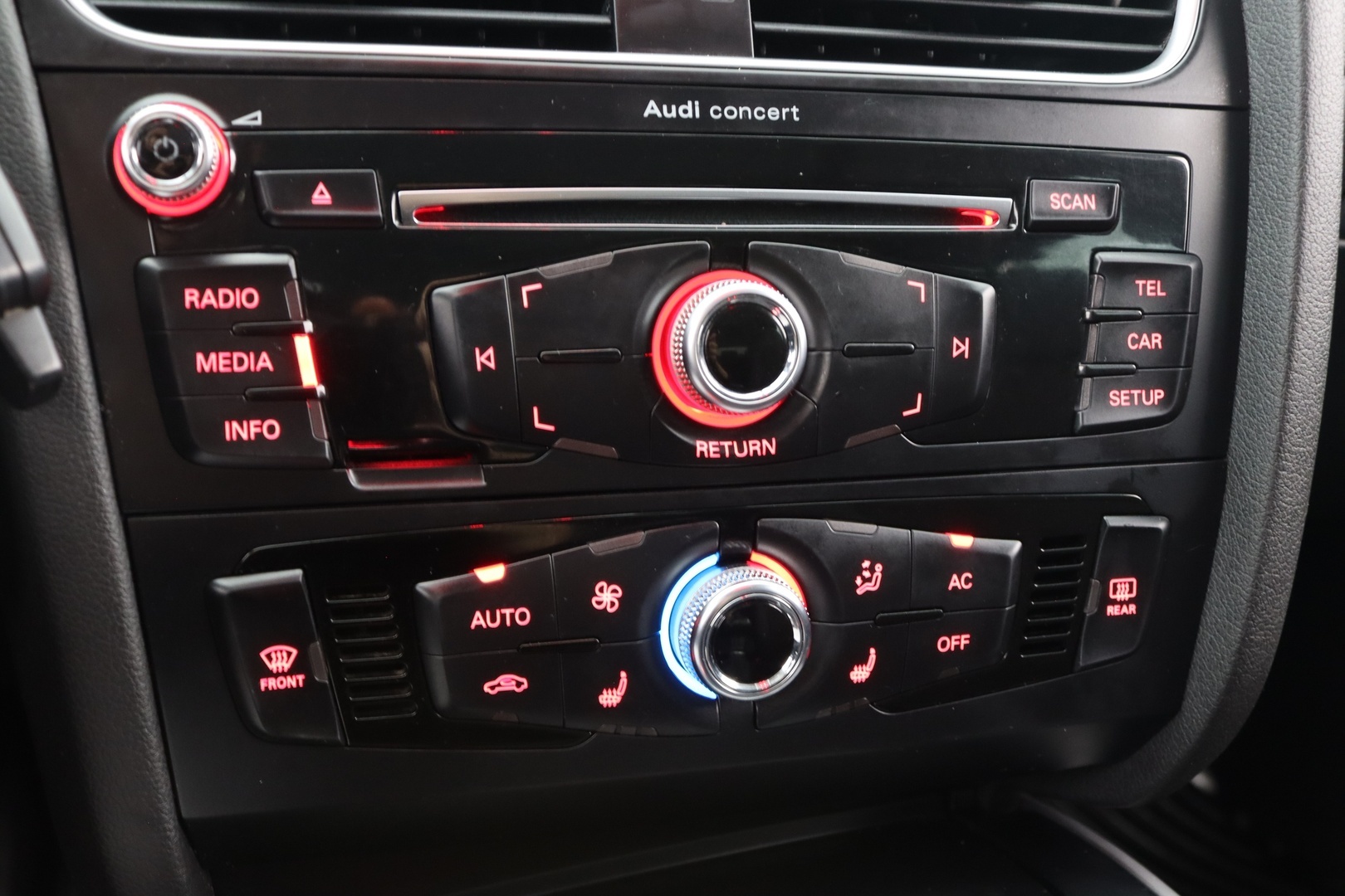 AUDI A4 allroad quattro 2014