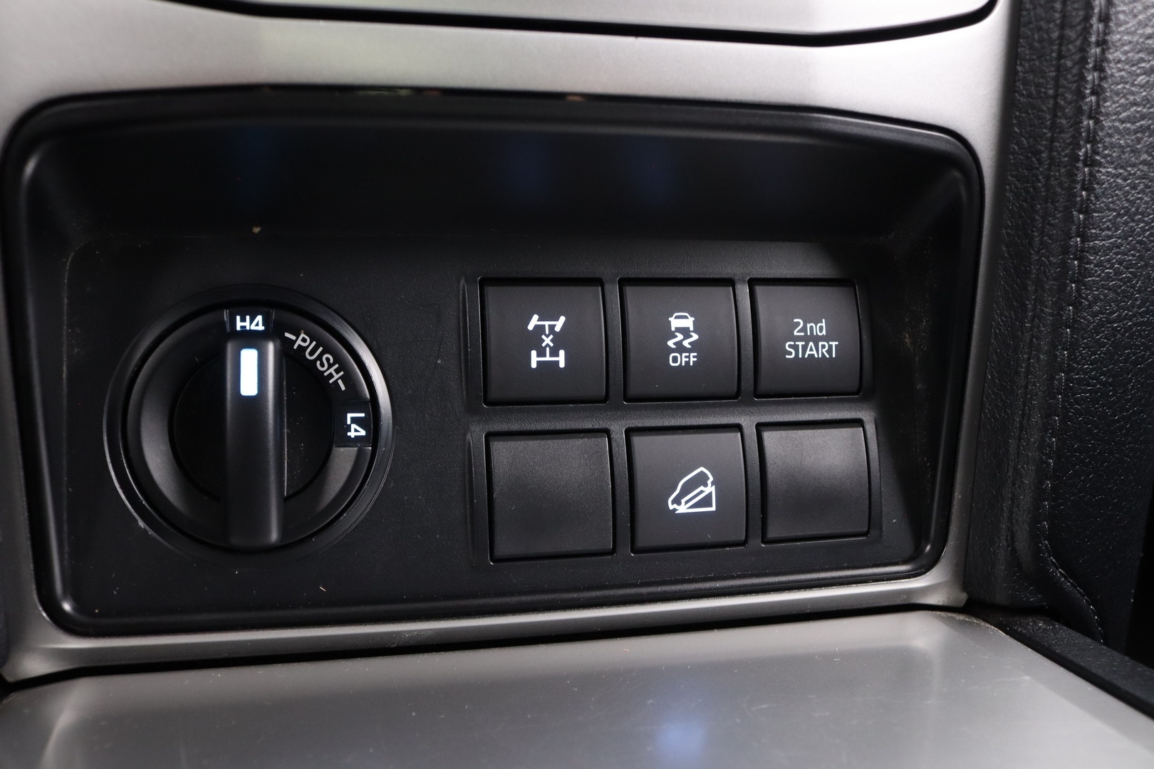 TOYOTA Land Cruiser 2019