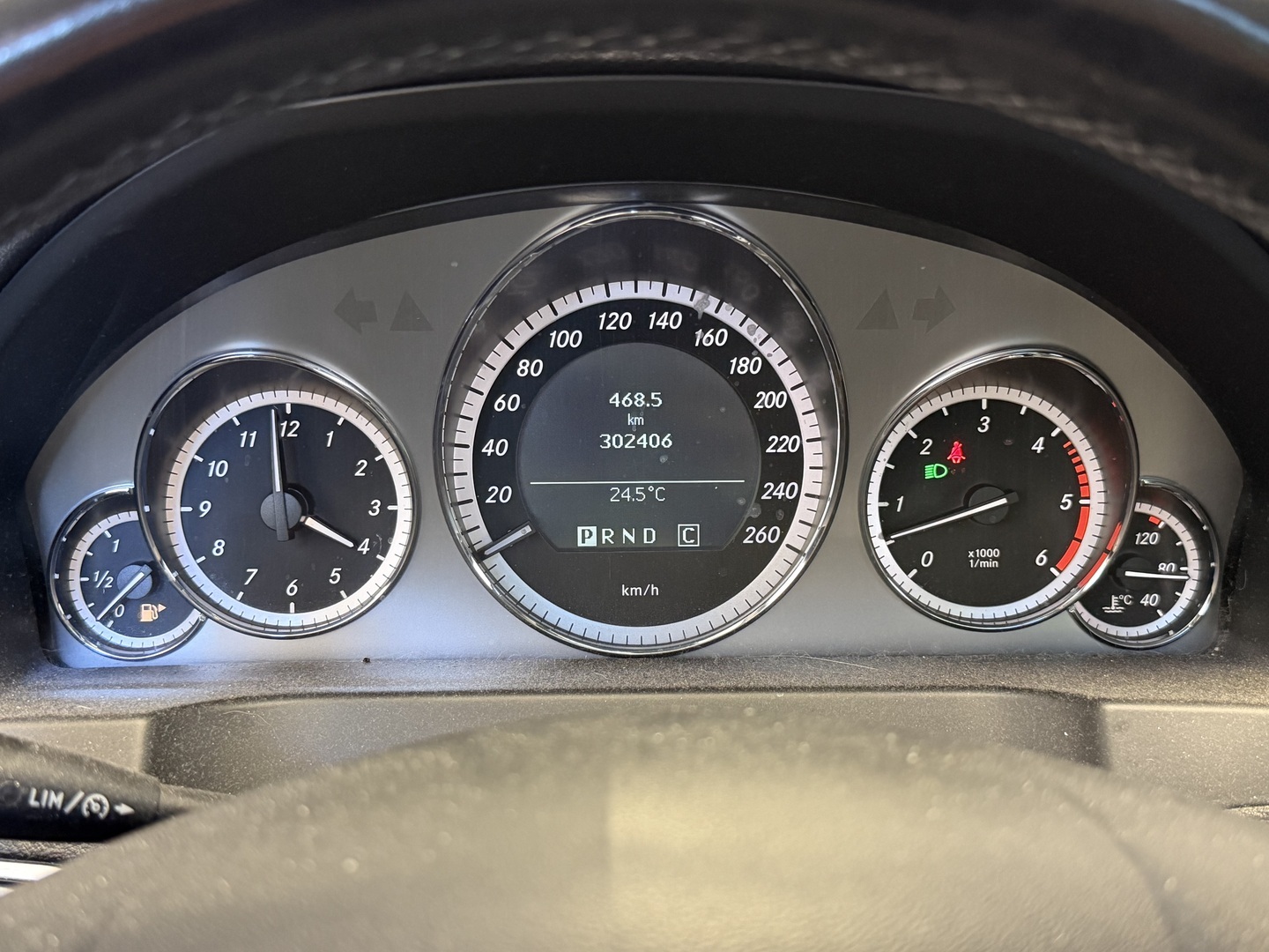 MERCEDES-BENZ E 2009