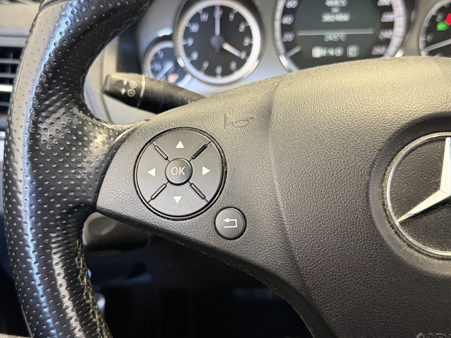 MERCEDES-BENZ E 2009
