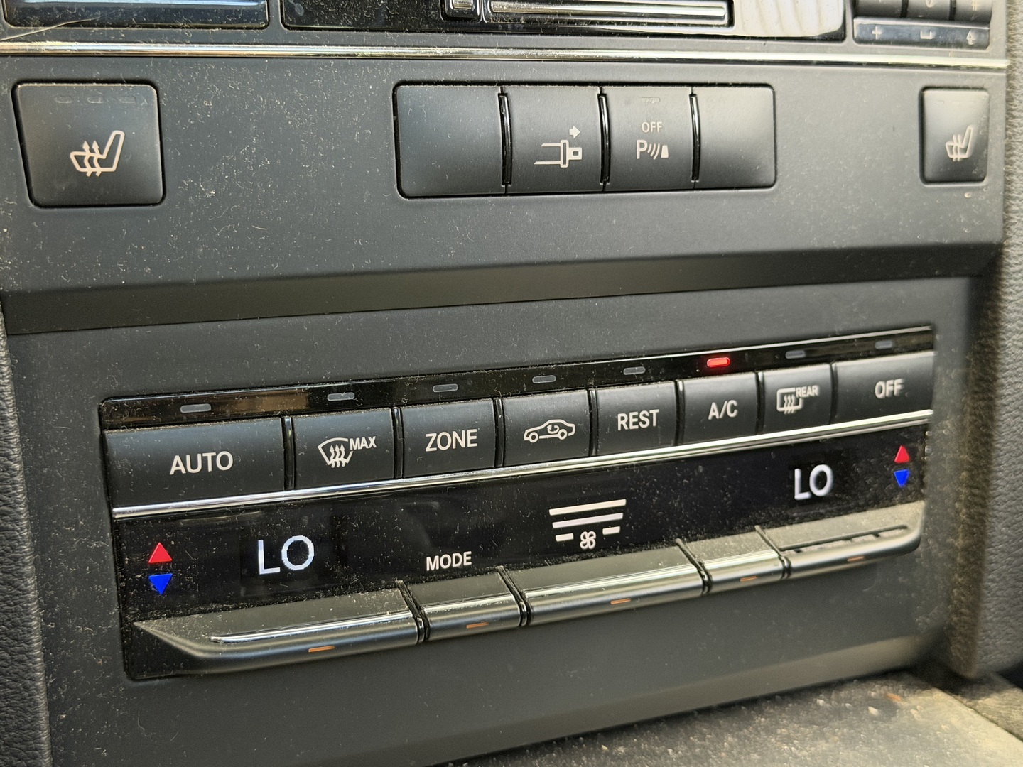 MERCEDES-BENZ E 2009