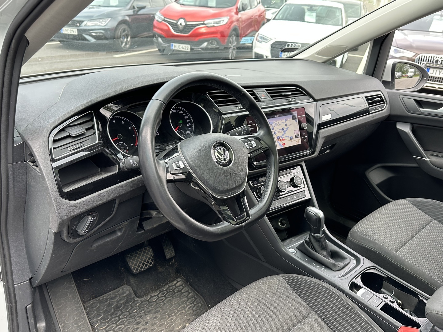 VOLKSWAGEN Touran 2018