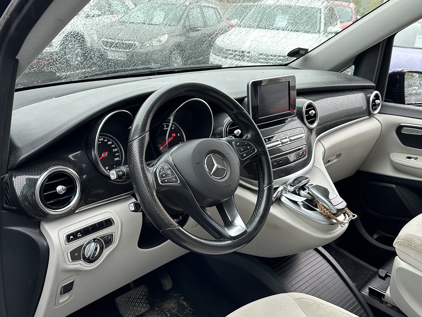 MERCEDES-BENZ V 2015