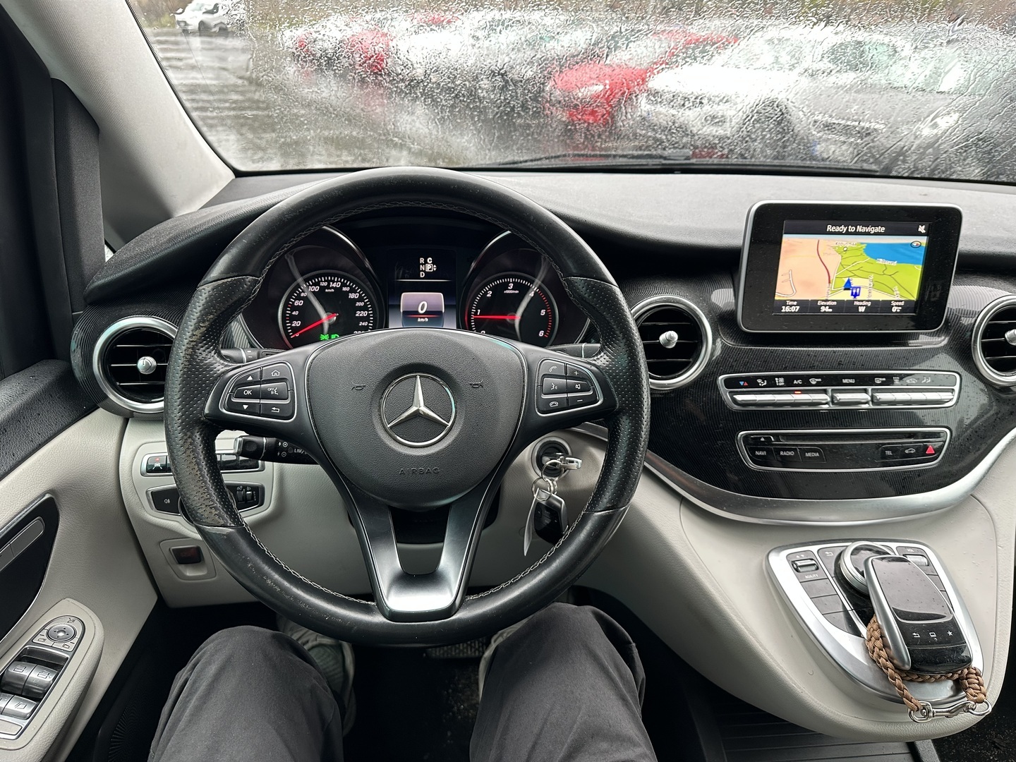 MERCEDES-BENZ V 2015