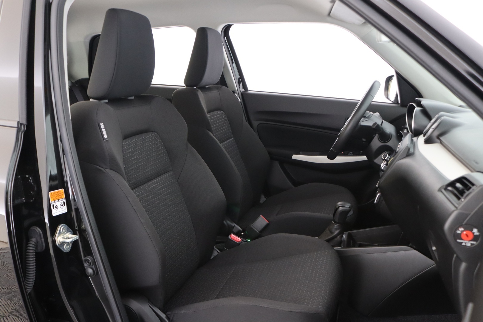 SUZUKI Swift 2024